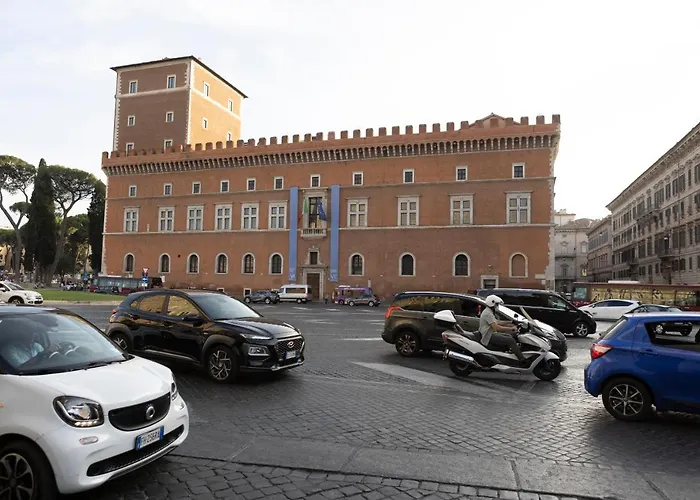 Venezia Square Apartment